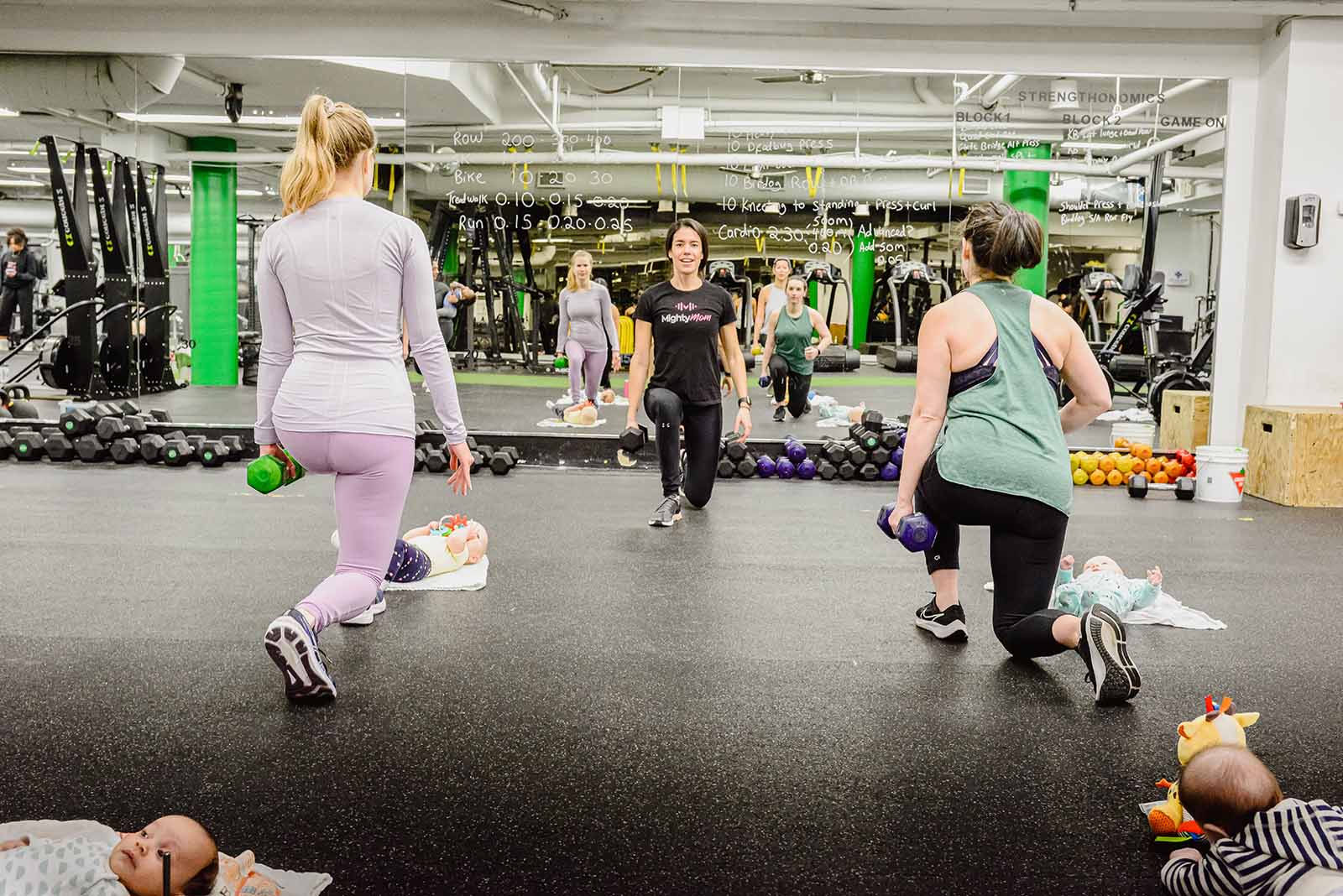 mighty-mom-indoor-classes-group-photo-2023-postpartum-fitness-toronto-04