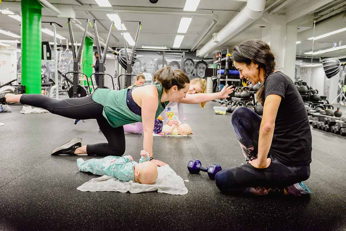 mighty-mom-indoor-classes-group-photo-2023-postpartum-fitness-toronto-07