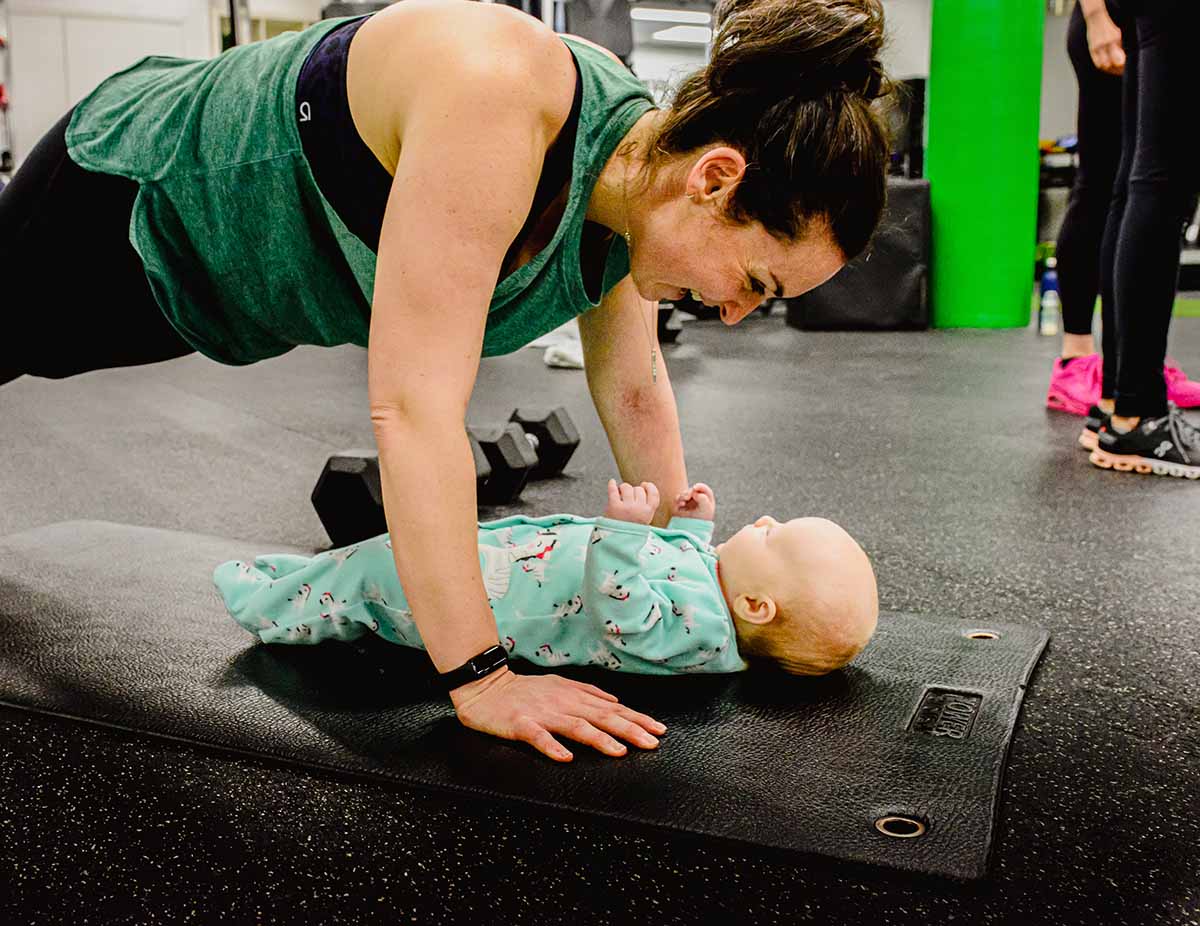 mighty-mom-indoor-classes-group-photo-2023-postpartum-fitness-toronto-12