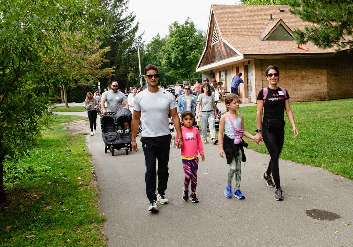 mighty-mom-etobicoke-postpartum-prenatal-fitness-cecilia-campos-family-exercise